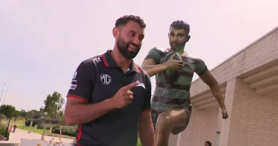 Johnston open to PNG move as record celebrated Johnston open to PNG move as record celebrated