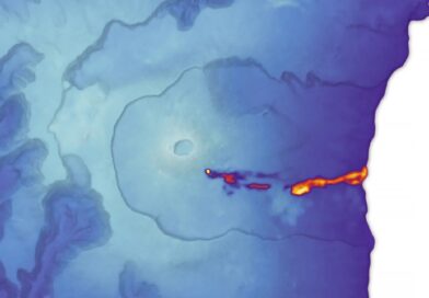 Réunion Island Lava Reaches the Sea