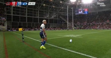 Blues kicker misses shot clock