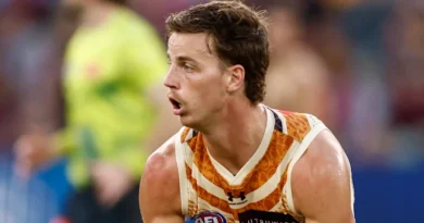 AFL round 11 teams and expert tips: Hawks make four changes, drop youngster linked to Merrett trade AFL round 11 teams and expert tips: Hawks make four changes, drop youngster linked to Merrett trade