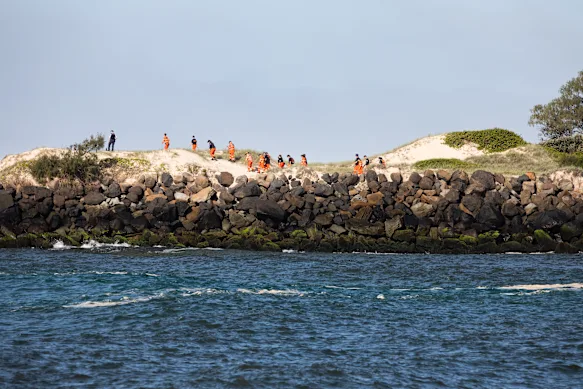 The search for the rescuers on the morning of May 5 in Ballina.