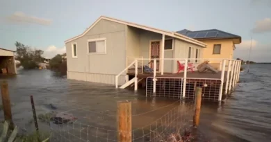 Fierce storm hits South Australia Fierce storm hits South Australia