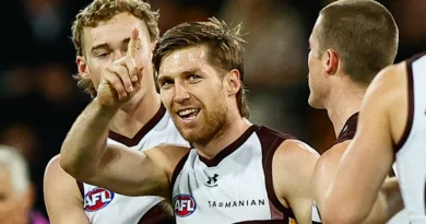 Gold Coast SUNS vs Hawthorn LIVE: AFL round 15 2026, scores, results, odds, stats and start time from People First Stadium Gold Coast SUNS vs Hawthorn LIVE: AFL round 15 2026, scores, results, odds, stats and start time from People First Stadium
