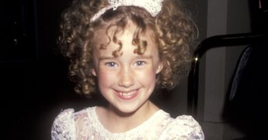 “He Was Packing”: Ashley Johnson Has Shared Her Absolutely Terrifying Experience Of Almost Being Kidnapped By An Armed Man On The “Growing Pains” Set At Age 7