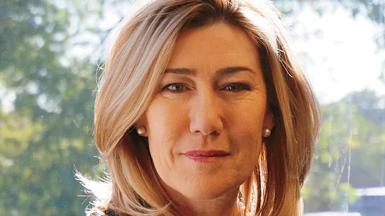 A motion to bring City of Perth chief executive Michelle Reynolds back from leave has failed.