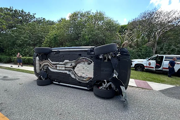 Woods’ overturned vehicle on Jupiter Island, Florida.