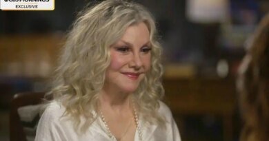 Dolly Parton’s sister on why she had a small, private funeral