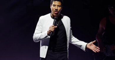 Lionel Richie hospitalized after St. Louis show in latest health concern