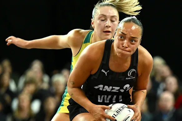 New Vixens signing Mila Reuelu-Buchanan of New Zealand attacks against the Diamonds on Sunday night.