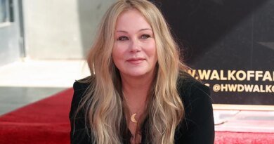 Christina Applegate tells MS community: "I'm still your warrior"