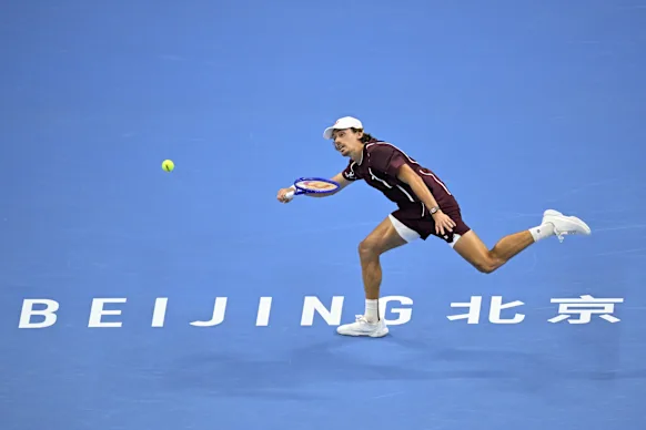 De Minaur had produced a strong performance in the opening set pre-injury.